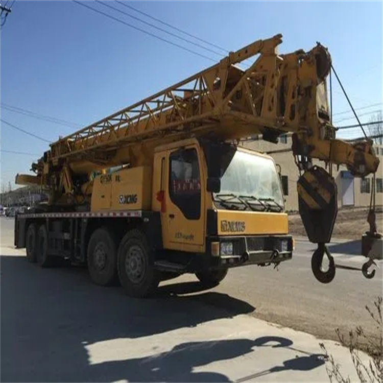 任城吊车吊挖机吊哪里比较安全